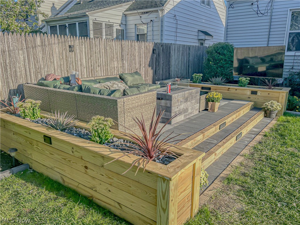 4157 Verona Road Cleveland, OH 44121 - Photo 25 of 26 Fenced backyard featuring an outdoor living space
