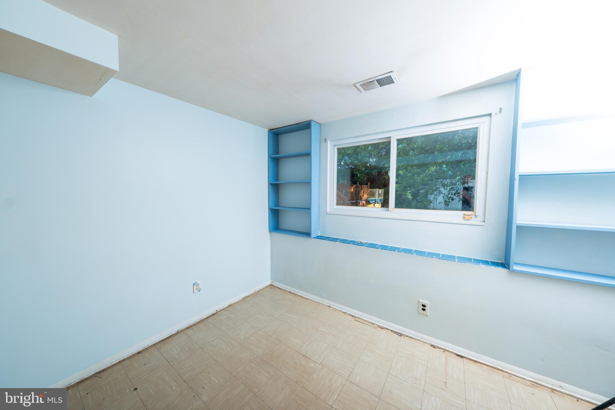 36 Cornell Drive Delran, NJ 08075 - Photo 11 of 26 Lower level bedroom