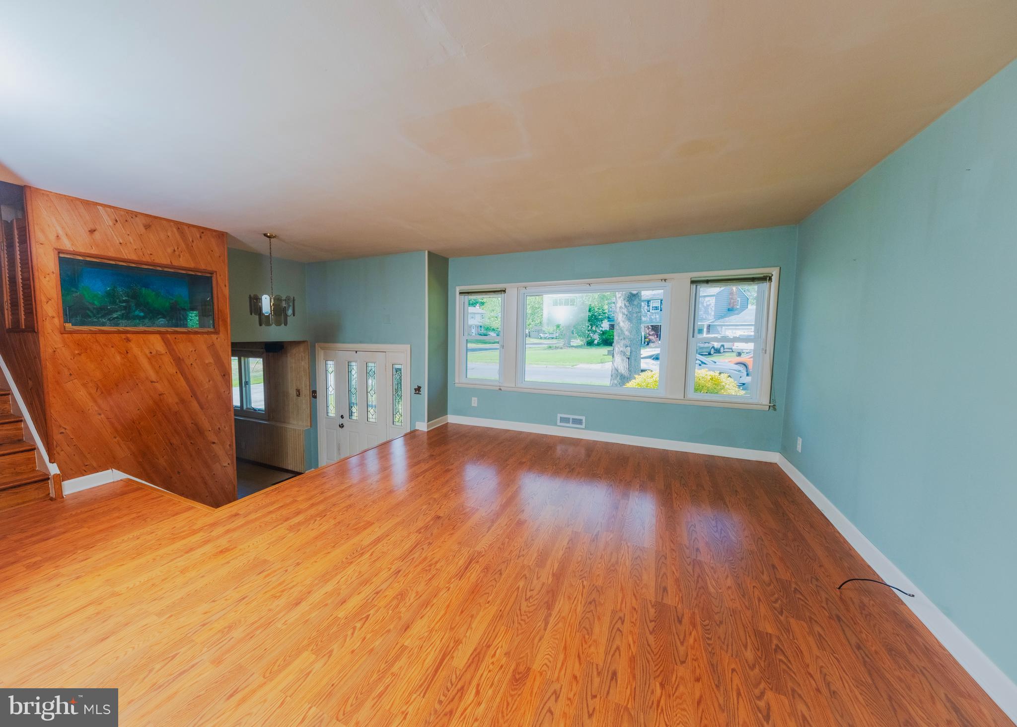 36 Cornell Drive Delran, NJ 08075 - Photo 3 of 26 Living Room