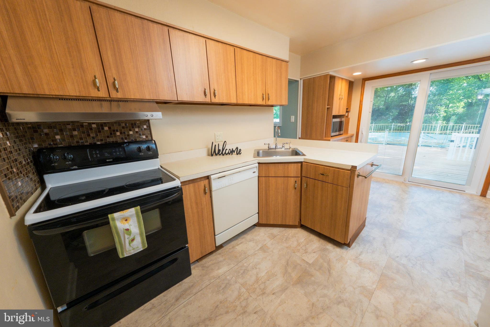 36 Cornell Drive Delran, NJ 08075 - Photo 6 of 26 Kitchen