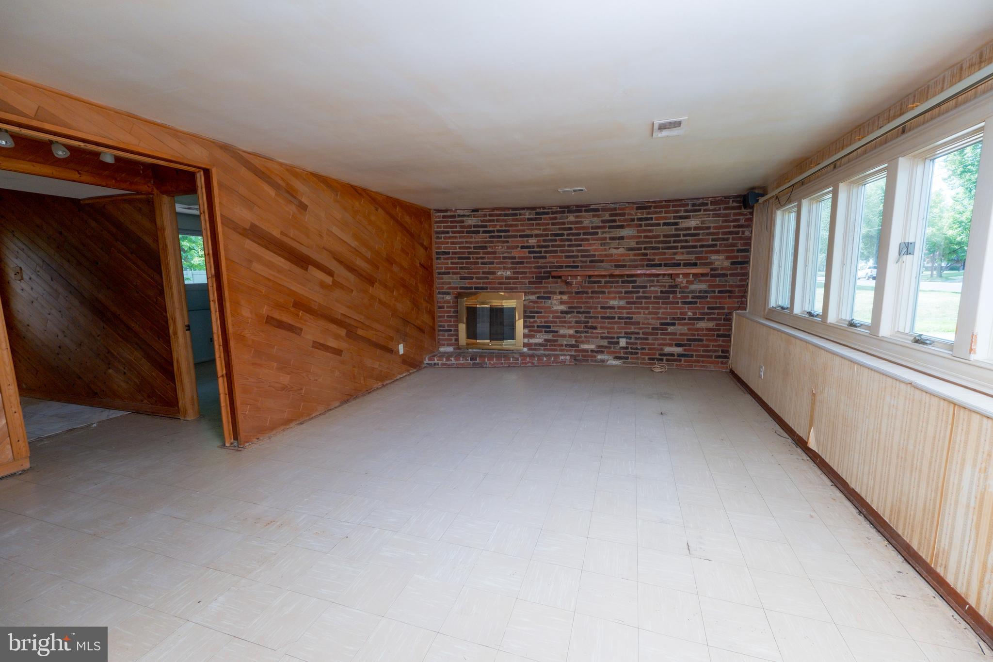 36 Cornell Drive Delran, NJ 08075 - Photo 9 of 26 Family Room