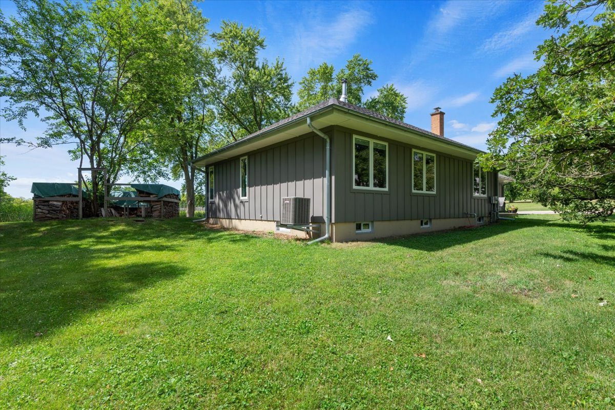 5908 Edgewood Road Crystal Lake, IL 60012 - Photo 25 of 60 a house view with a garden space