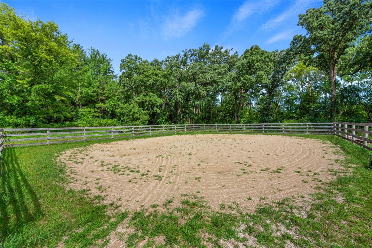 5908 Edgewood Road Crystal Lake, IL 60012 - Photo 51 of 60 a view of a tennis court