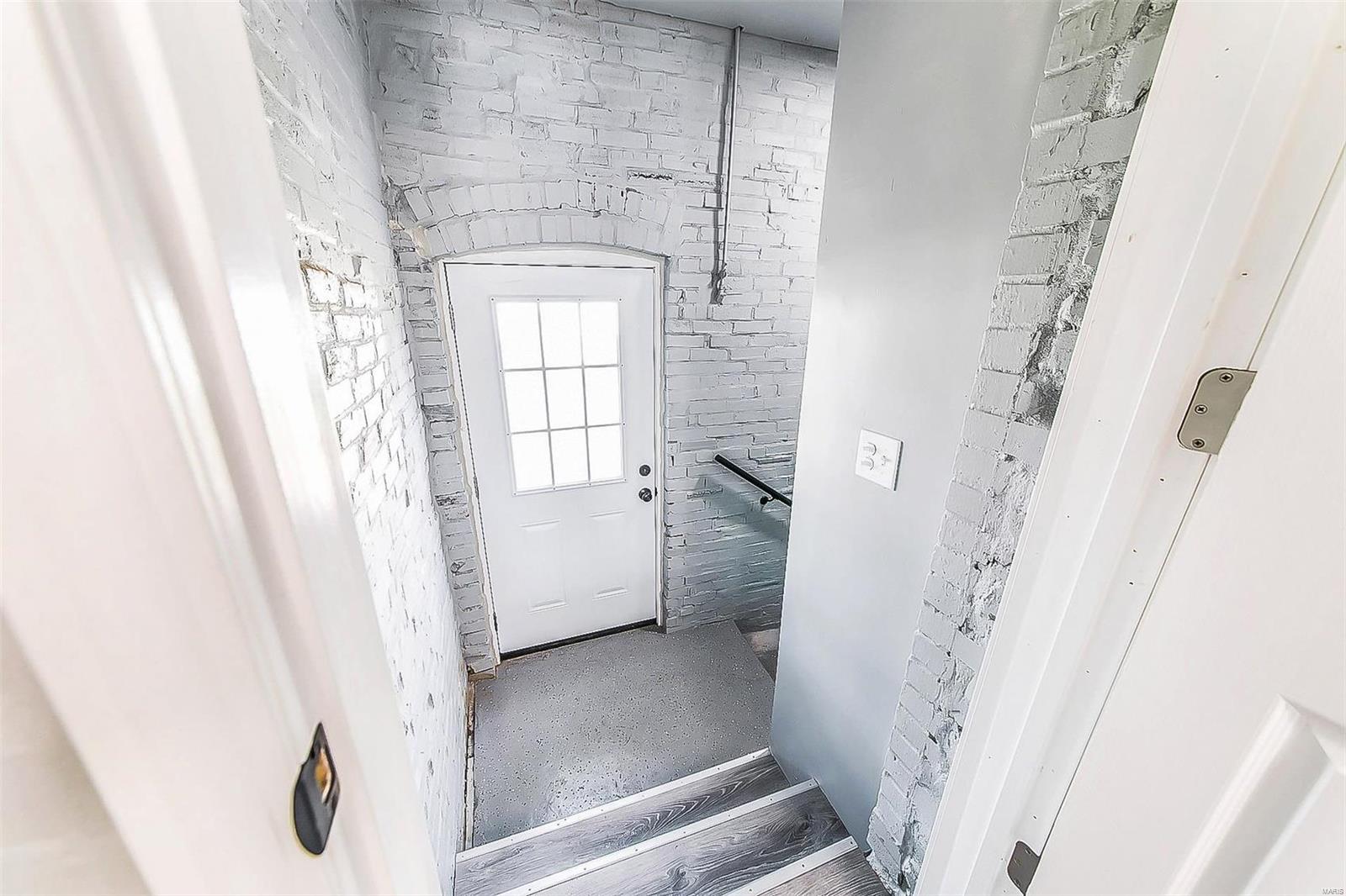 725 Military Road St. Louis, MO 63125 - Photo 25 of 34 Gallery Image 25