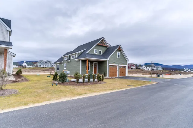 $1,098,885 | 11 Braeden Drive, Unit 5, Thornton, NH 03285