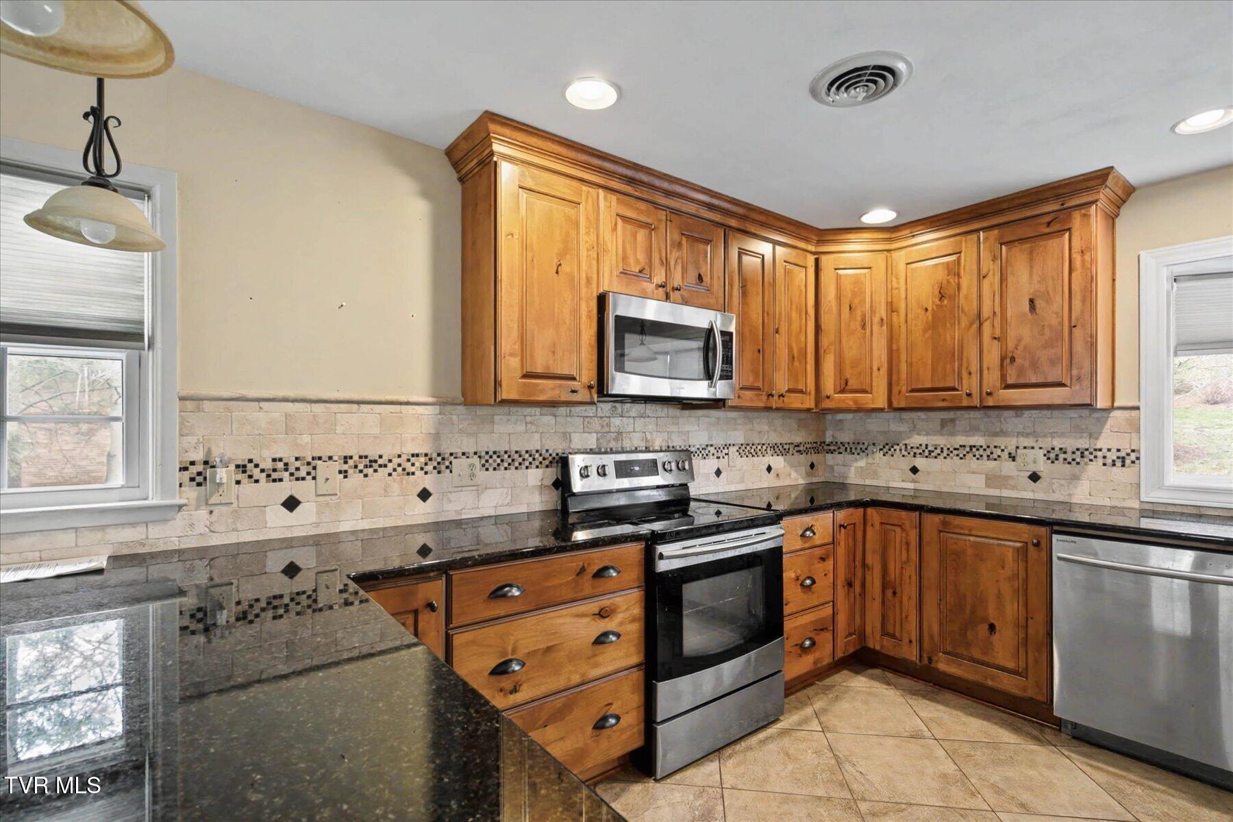 4525 Chickasaw Road Kingsport, TN 37664 - Photo 11 of 49 11-4525 Chickasaw-11