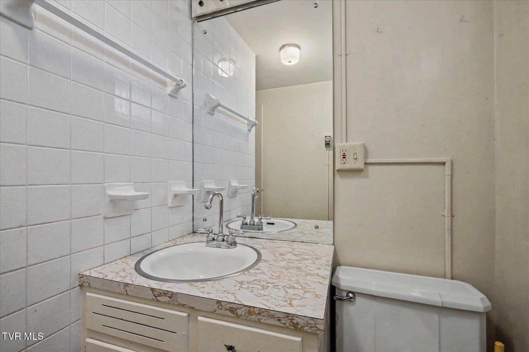 4525 Chickasaw Road Kingsport, TN 37664 - Photo 37 of 49 37-4525 Chickasaw-37