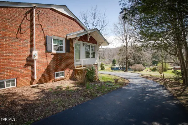 $399,000 | 4525 Chickasaw Road, Kingsport, TN 37664