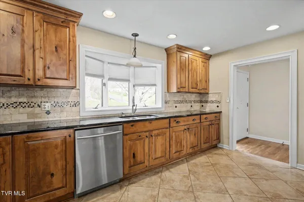 $399,000 | 4525 Chickasaw Road, Kingsport, TN 37664