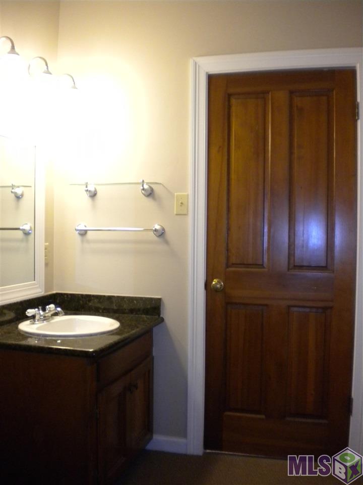 12044 Beauverde Court Baton Rouge, LA 70815 - Photo 19 of 33 master bath