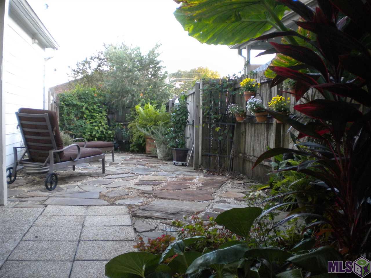 12044 Beauverde Court Baton Rouge, LA 70815 - Photo 30 of 33 backyard