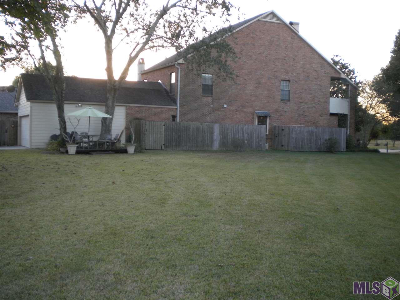 12044 Beauverde Court Baton Rouge, LA 70815 - Photo 32 of 33 common ground