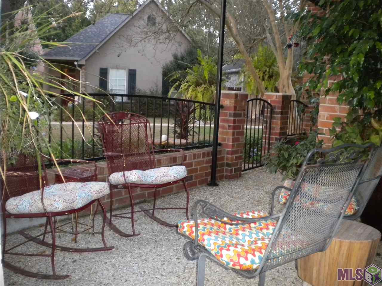 12044 Beauverde Court Baton Rouge, LA 70815 - Photo 8 of 33 front porch
