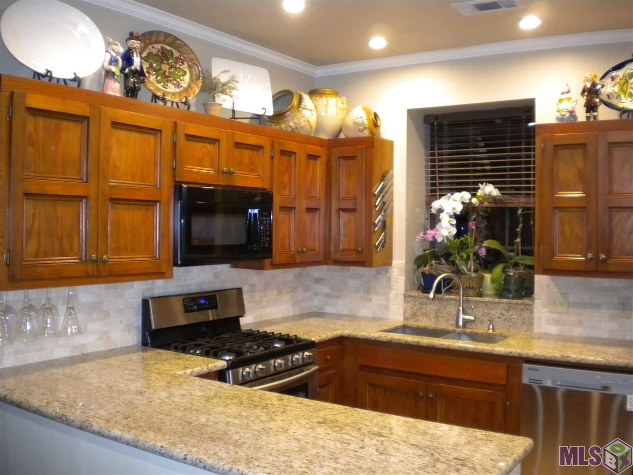 12044 Beauverde Court Baton Rouge, LA 70815 - Photo 9 of 33 kitchen