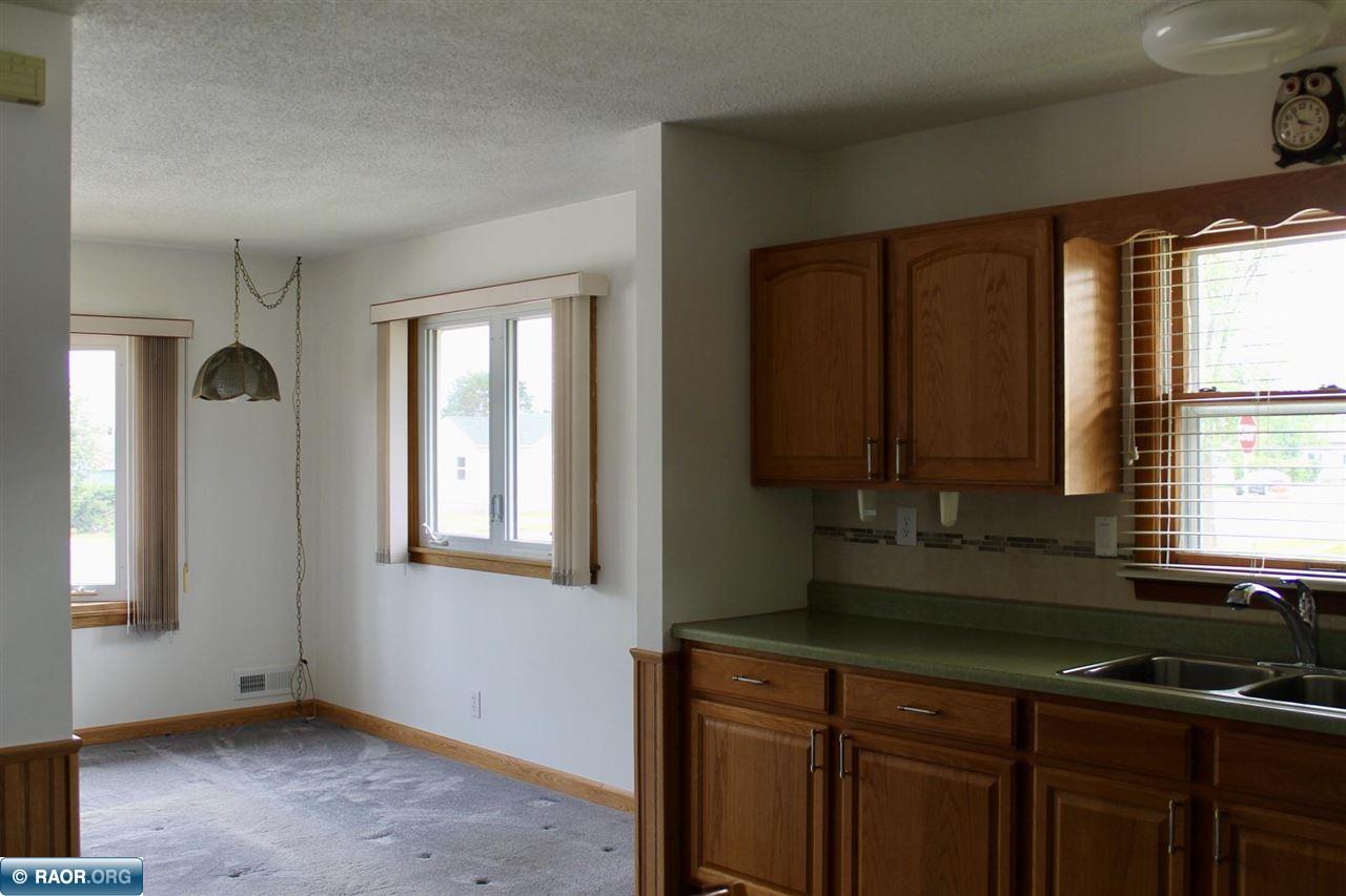320 Broadway Gilbert, MN 55741 - Photo 3 of 13