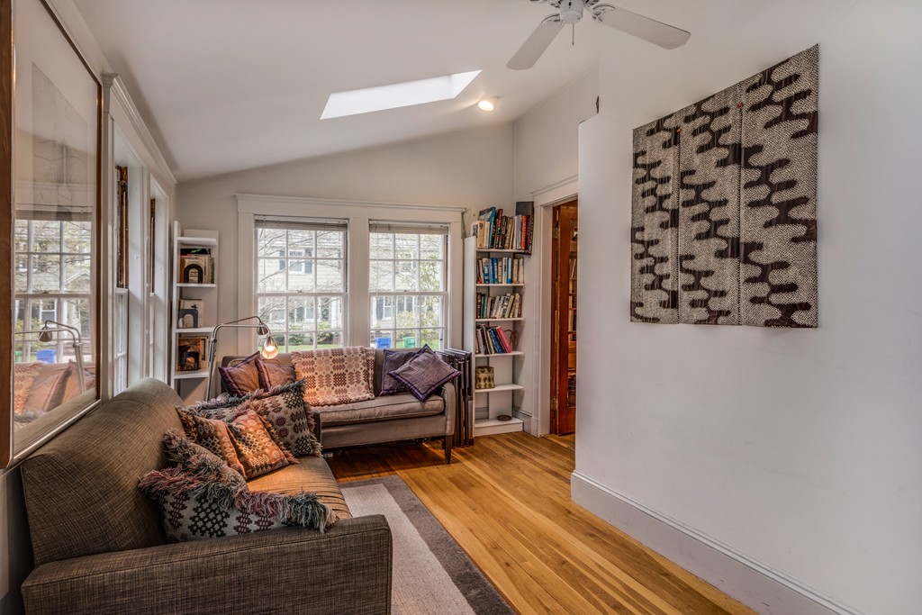 26 Berkshire Road Newton, MA 02460 - Photo 11 of 23