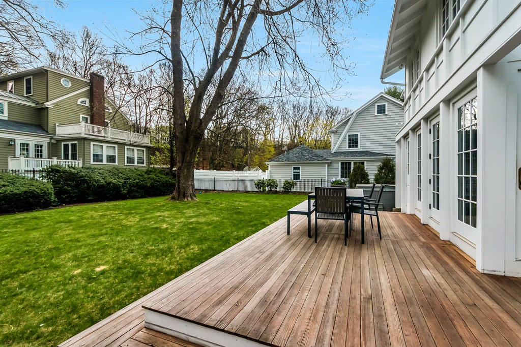 26 Berkshire Road Newton, MA 02460 - Photo 21 of 23