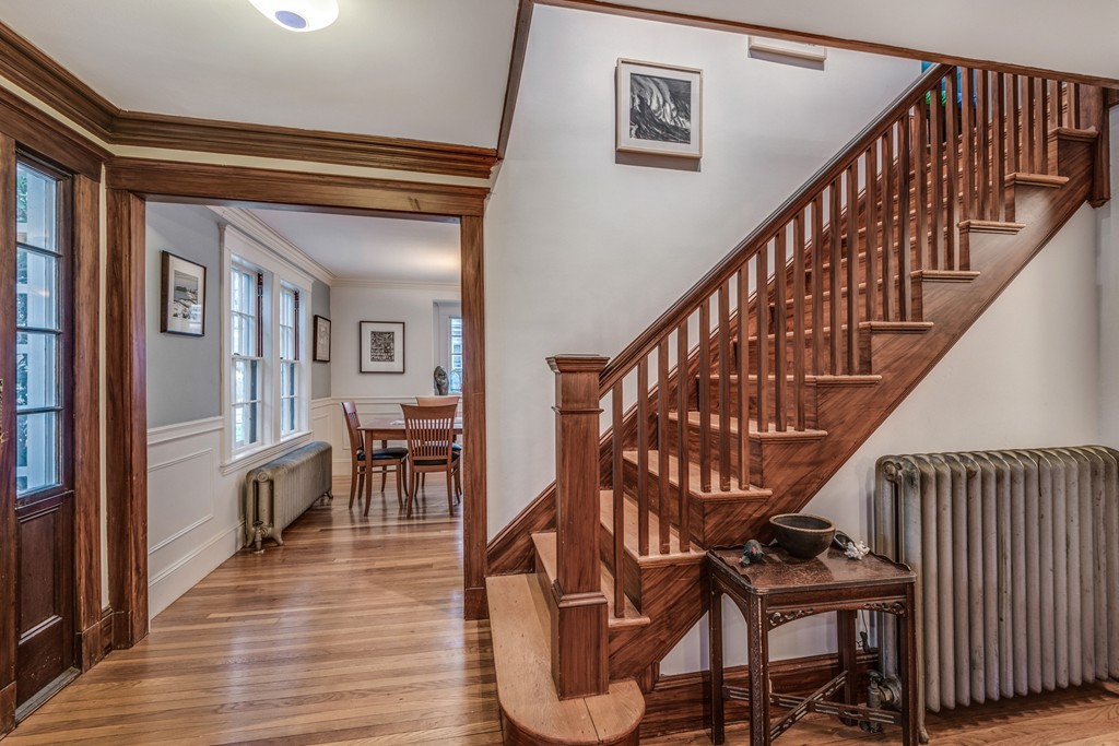 26 Berkshire Road Newton, MA 02460 - Photo 4 of 23