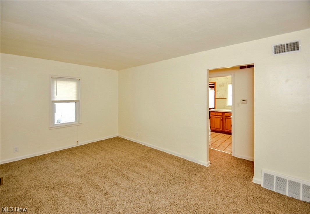 808 Kickapoo Avenue Akron, OH 44305 - Photo 4 of 14