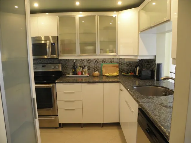 $585,000 | 750 Northeast Spanish River Boulevard, Unit 2010, Boca Raton, FL 33431