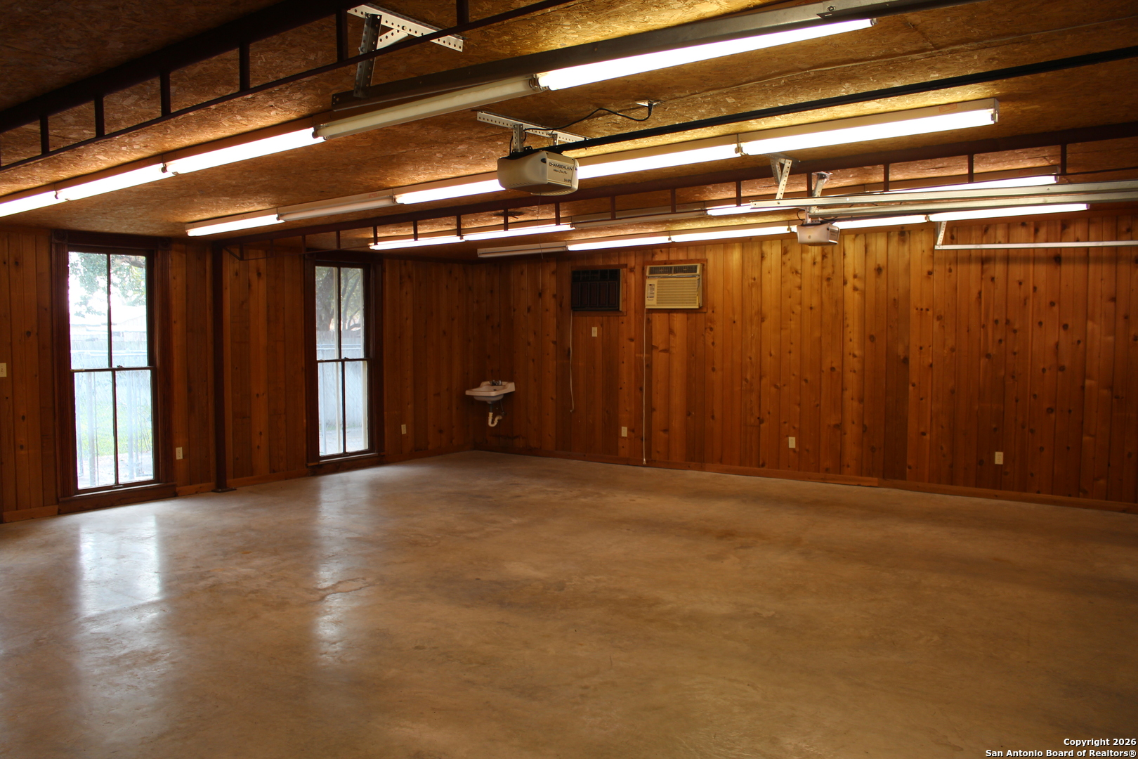 1111 Magnolia Street Uvalde, TX 78801 - Photo 22 of 34 a view of an empty room