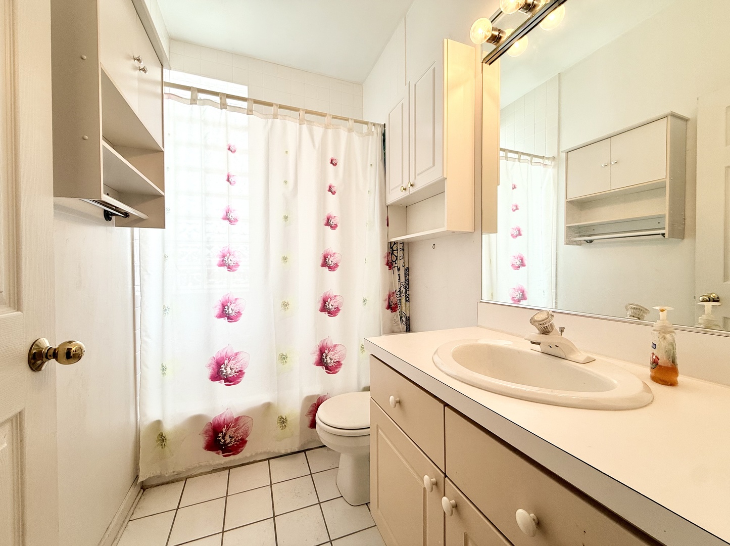 717 West Barry Avenue, Unit 3B Chicago, IL 60657 - Photo 6 of 12