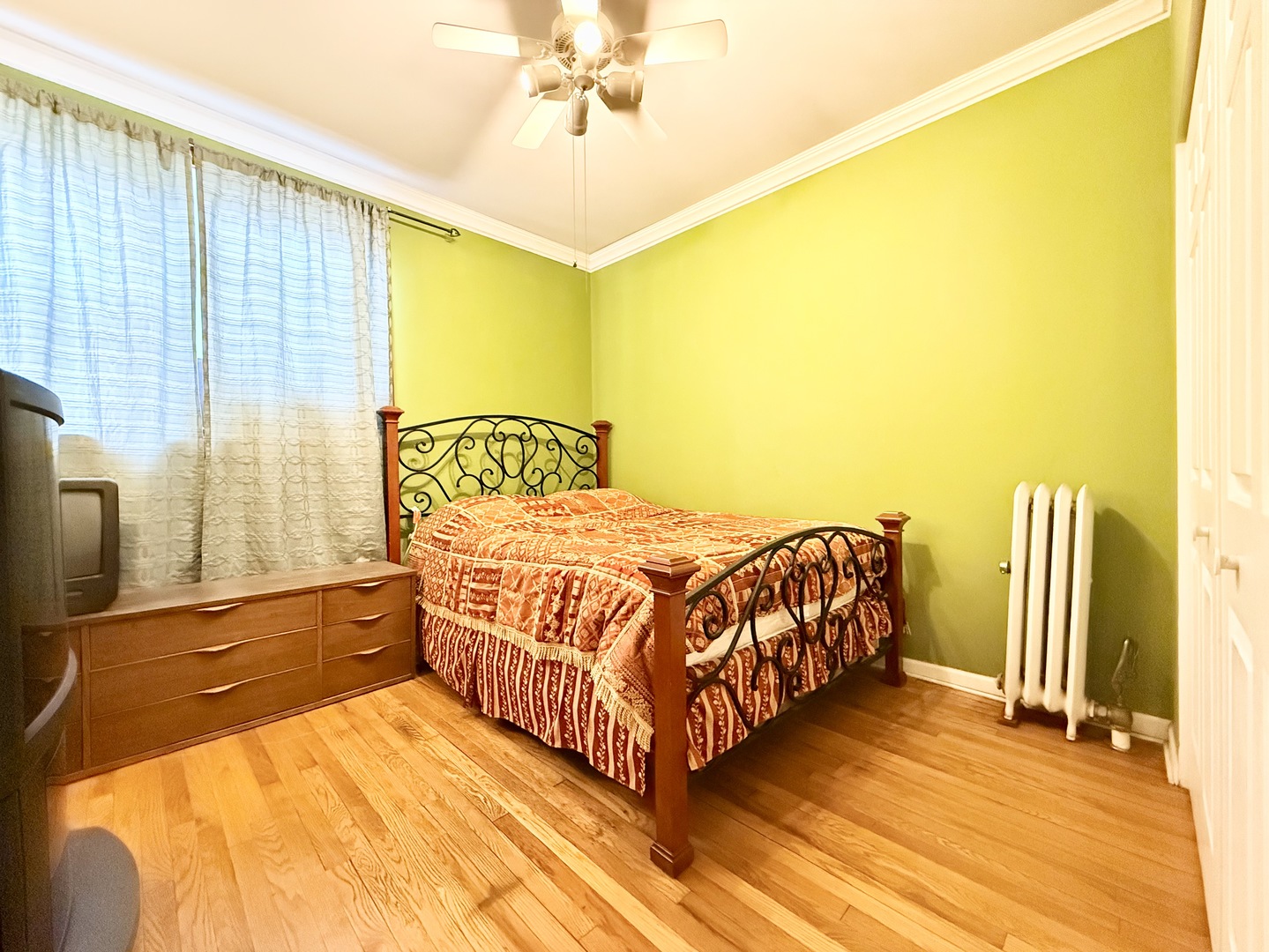 717 West Barry Avenue, Unit 3B Chicago, IL 60657 - Photo 7 of 12