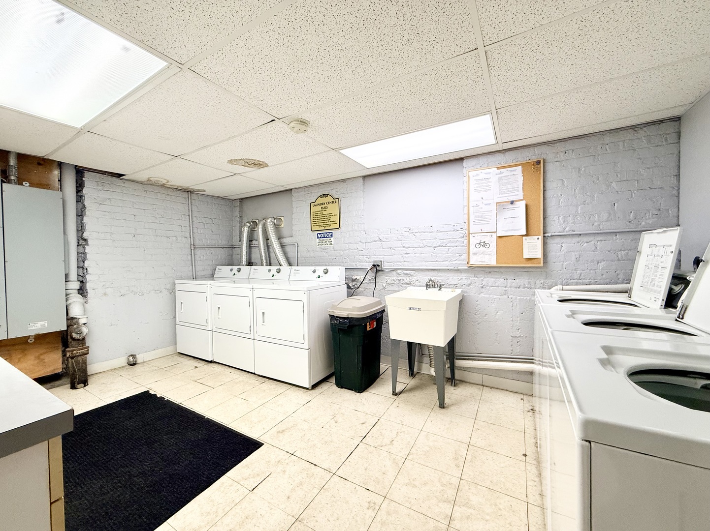 717 West Barry Avenue, Unit 3B Chicago, IL 60657 - Photo 9 of 12