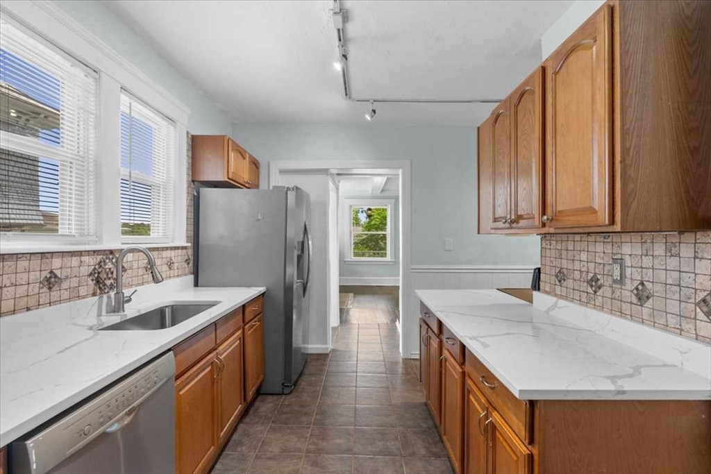 14 St Elmo Road Worcester, MA 01602 - Photo 25 of 42