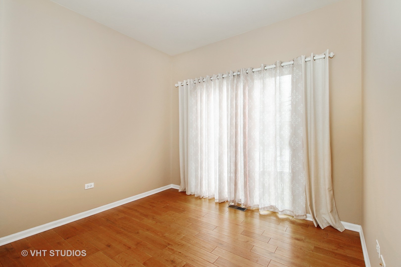 2604 High Meadow Road Naperville, IL 60564 - Photo 7 of 20