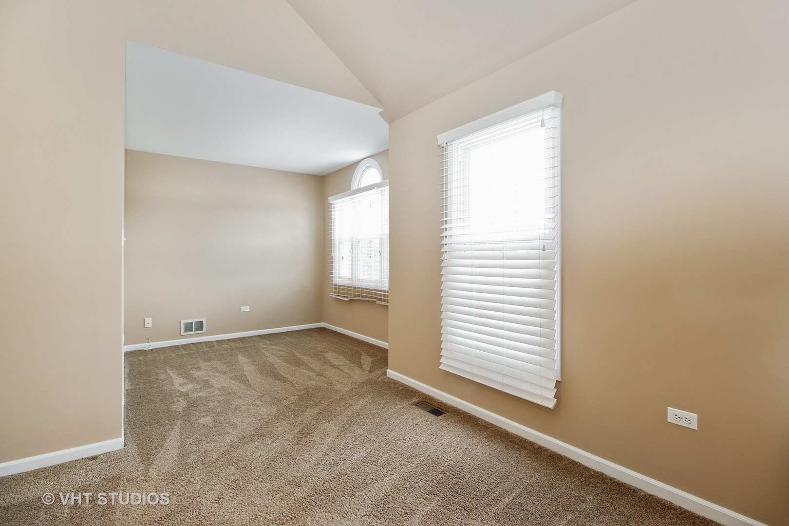 2604 High Meadow Road Naperville, IL 60564 - Photo 8 of 20