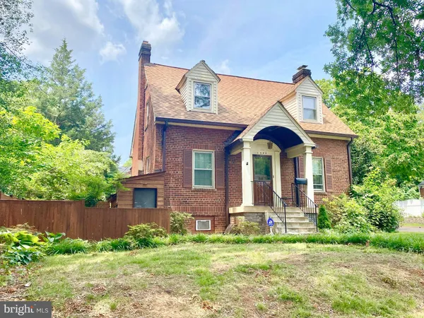 $1,040,000 | 1200 South Cleveland Street, Arlington, VA 22204