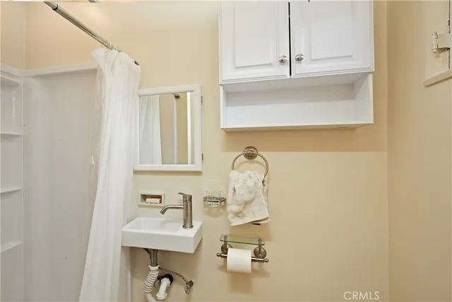 $975,000 | 404 North Vinedo Avenue, Pasadena, CA 91107