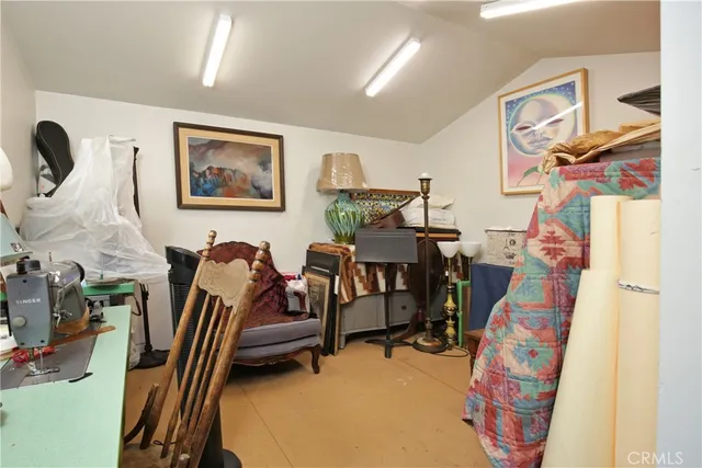 $975,000 | 404 North Vinedo Avenue, Pasadena, CA 91107