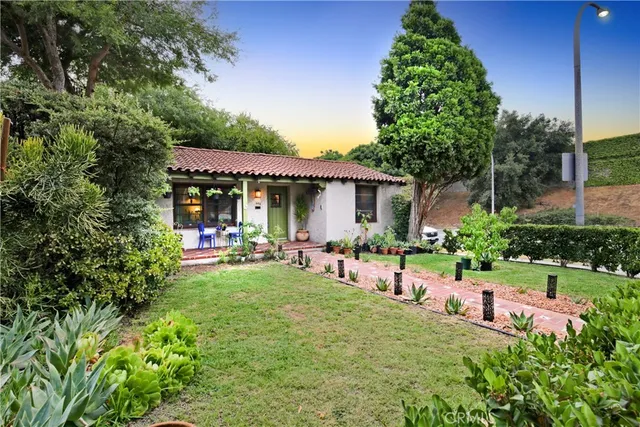 $975,000 | 404 North Vinedo Avenue, Pasadena, CA 91107