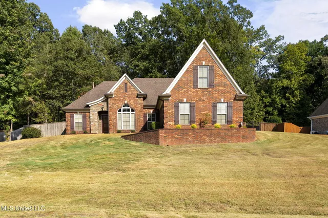 $360,000 | 2806 Black Rock Road, Nesbit, MS 38651