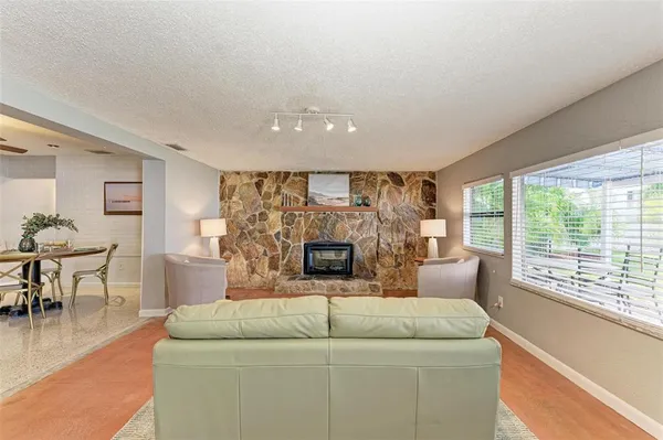 $3,250 | 6000 Bayou Grande Boulevard Northeast, St. Petersburg, FL 33703