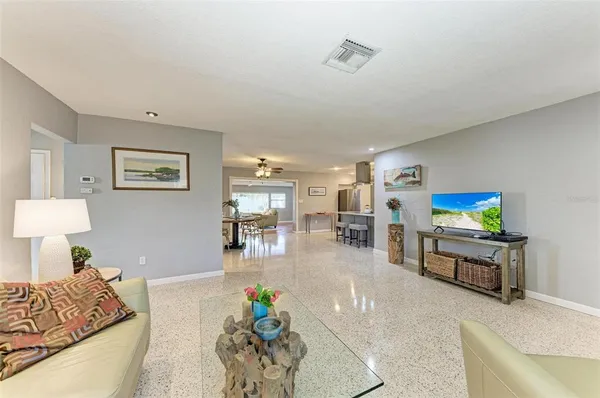 $3,250 | 6000 Bayou Grande Boulevard Northeast, St. Petersburg, FL 33703