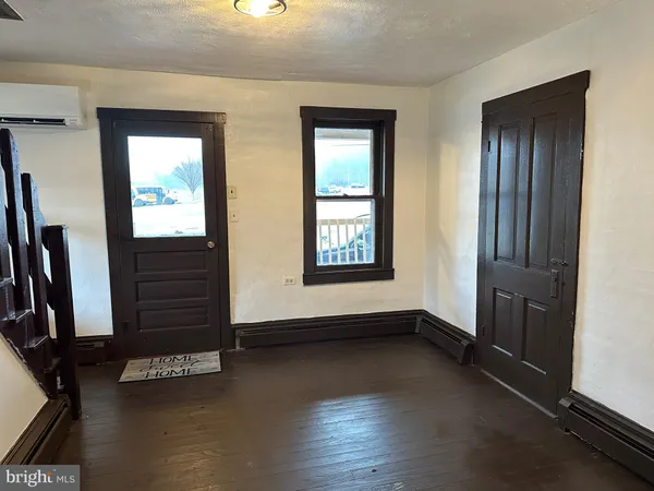 $1,200 | 15 Myers Road, Berkeley Springs, WV 25411