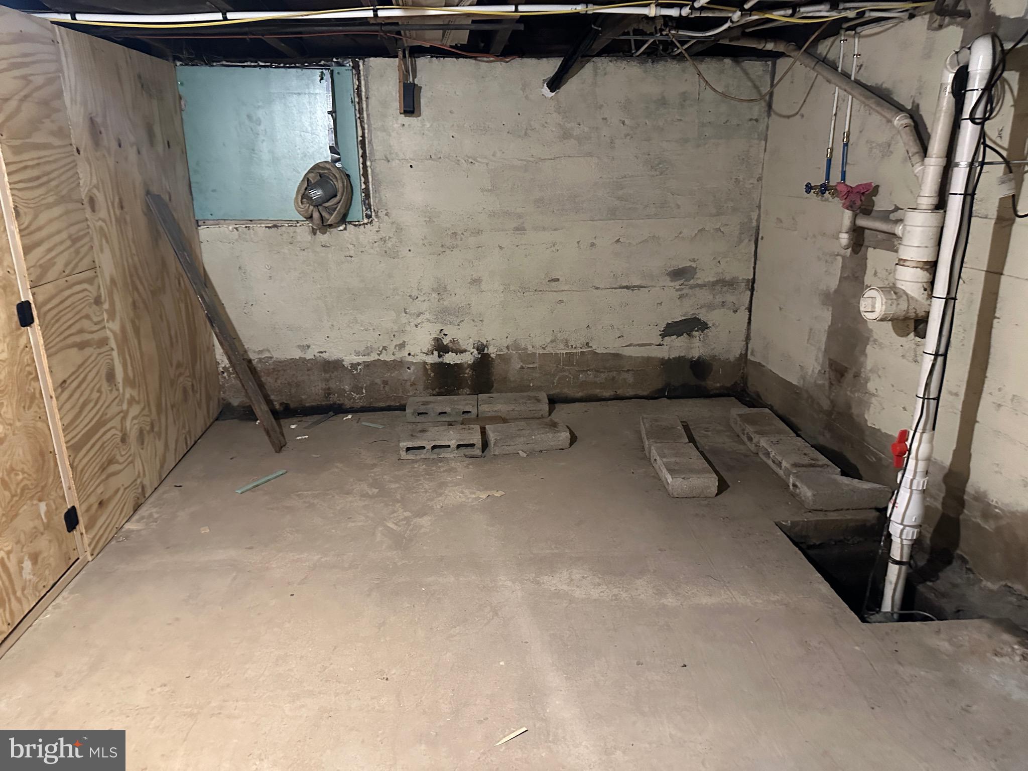 15 Myers Road Berkeley Springs, WV 25411 - Photo 15 of 34 Washer / Dryer hook ups