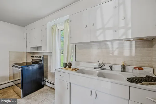 $1,200 | 15 Myers Road, Berkeley Springs, WV 25411