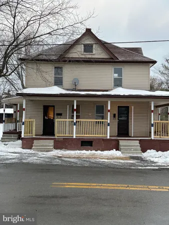 $1,300 | 15 Myers Road, Berkeley Springs, WV 25411