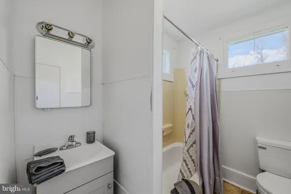 $1,200 | 15 Myers Road, Berkeley Springs, WV 25411