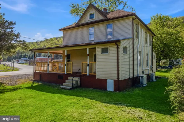 $1,200 | 15 Myers Road, Berkeley Springs, WV 25411