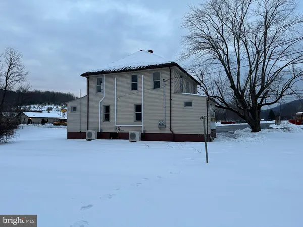 $1,200 | 15 Myers Road, Berkeley Springs, WV 25411