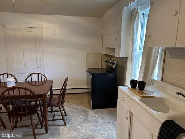 $1,300 | 15 Myers Road, Berkeley Springs, WV 25411