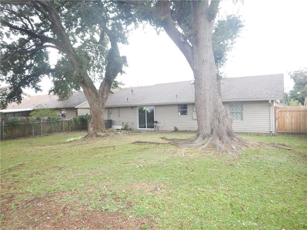 222 Adonis Way Gretna, LA 70056 - Photo 4 of 17