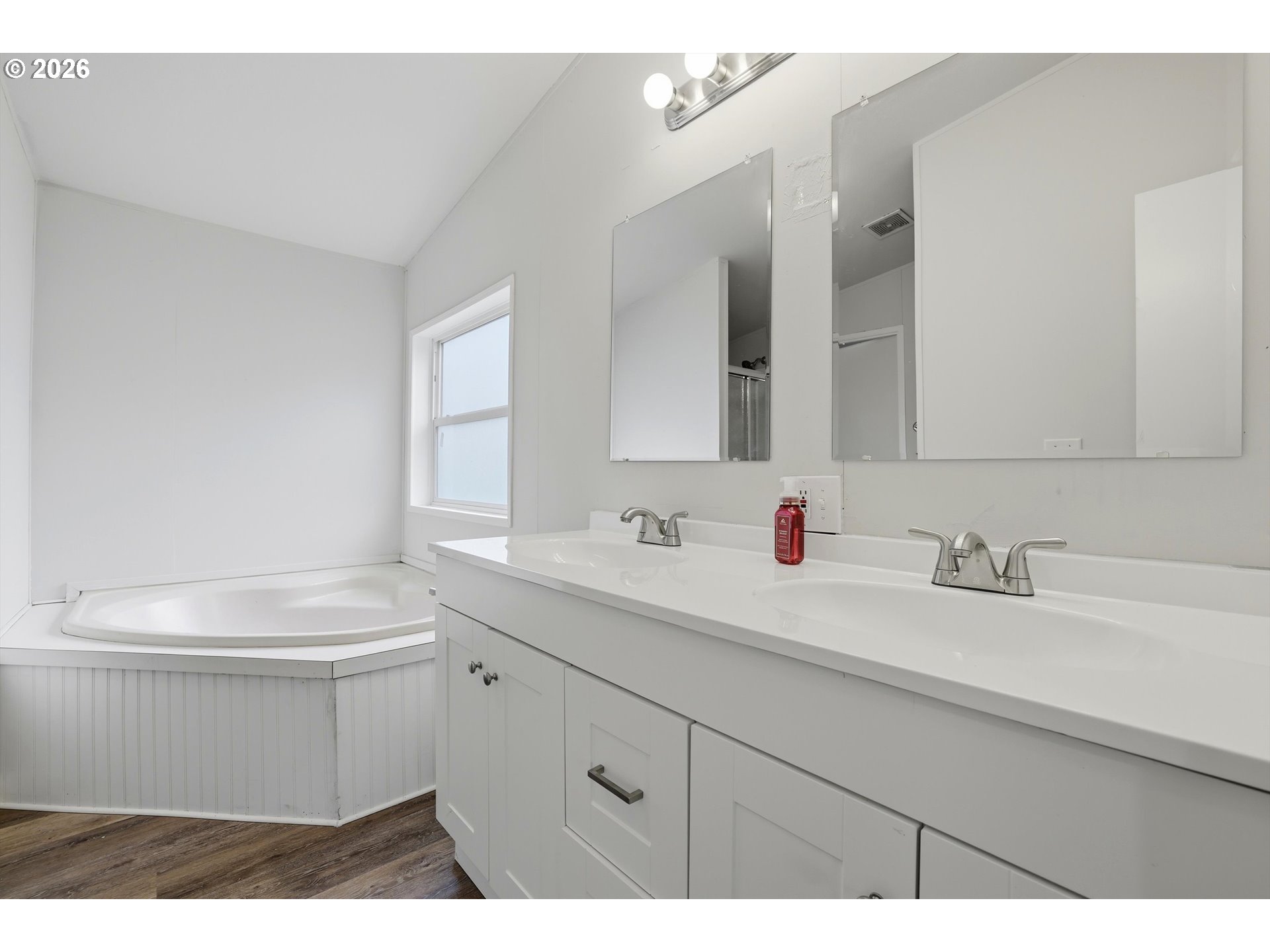 655 Northeast Burnett Road, Unit 86 McMinnville, OR 97128 - Photo 14 of 25