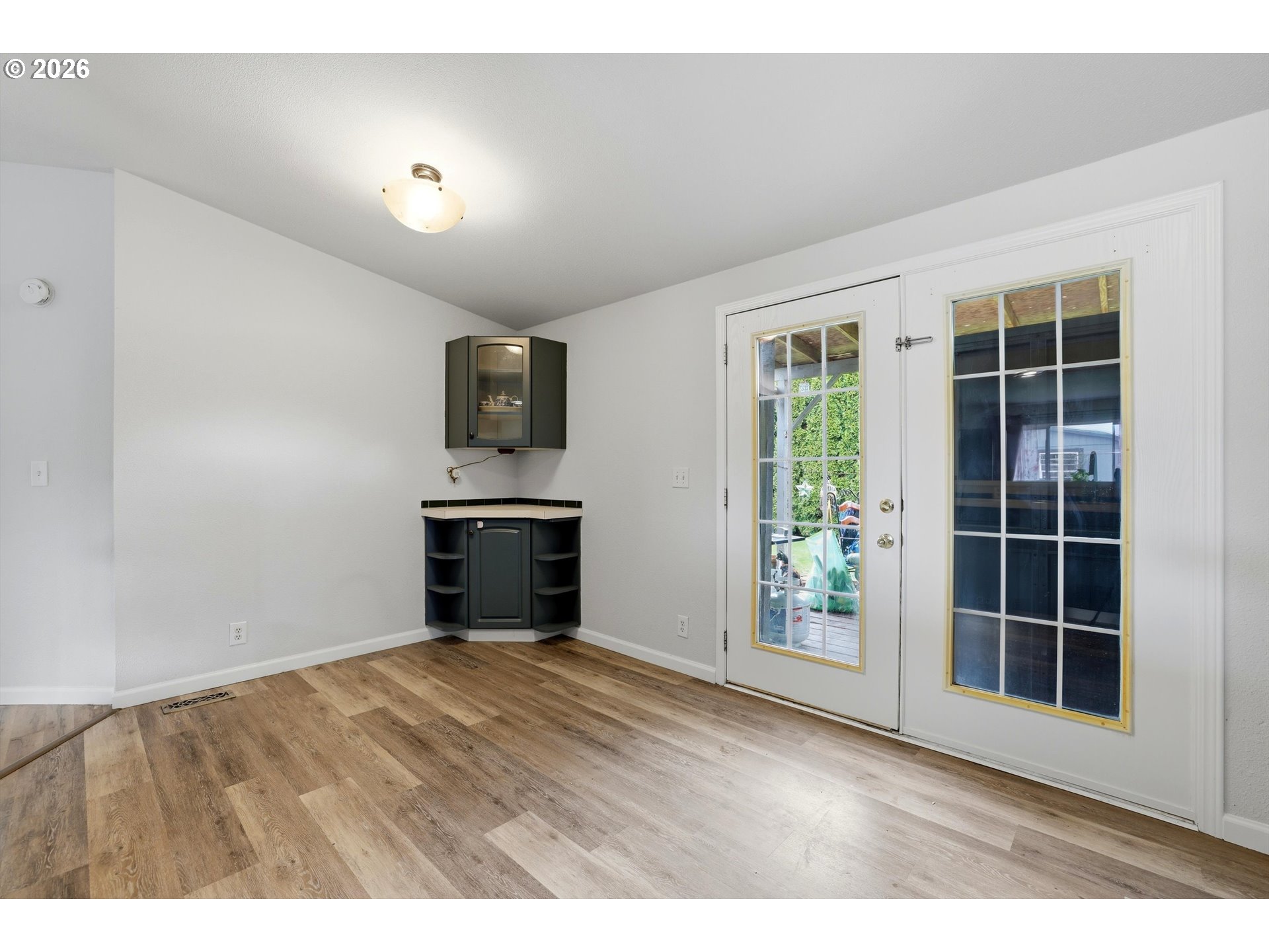 655 Northeast Burnett Road, Unit 86 McMinnville, OR 97128 - Photo 8 of 25