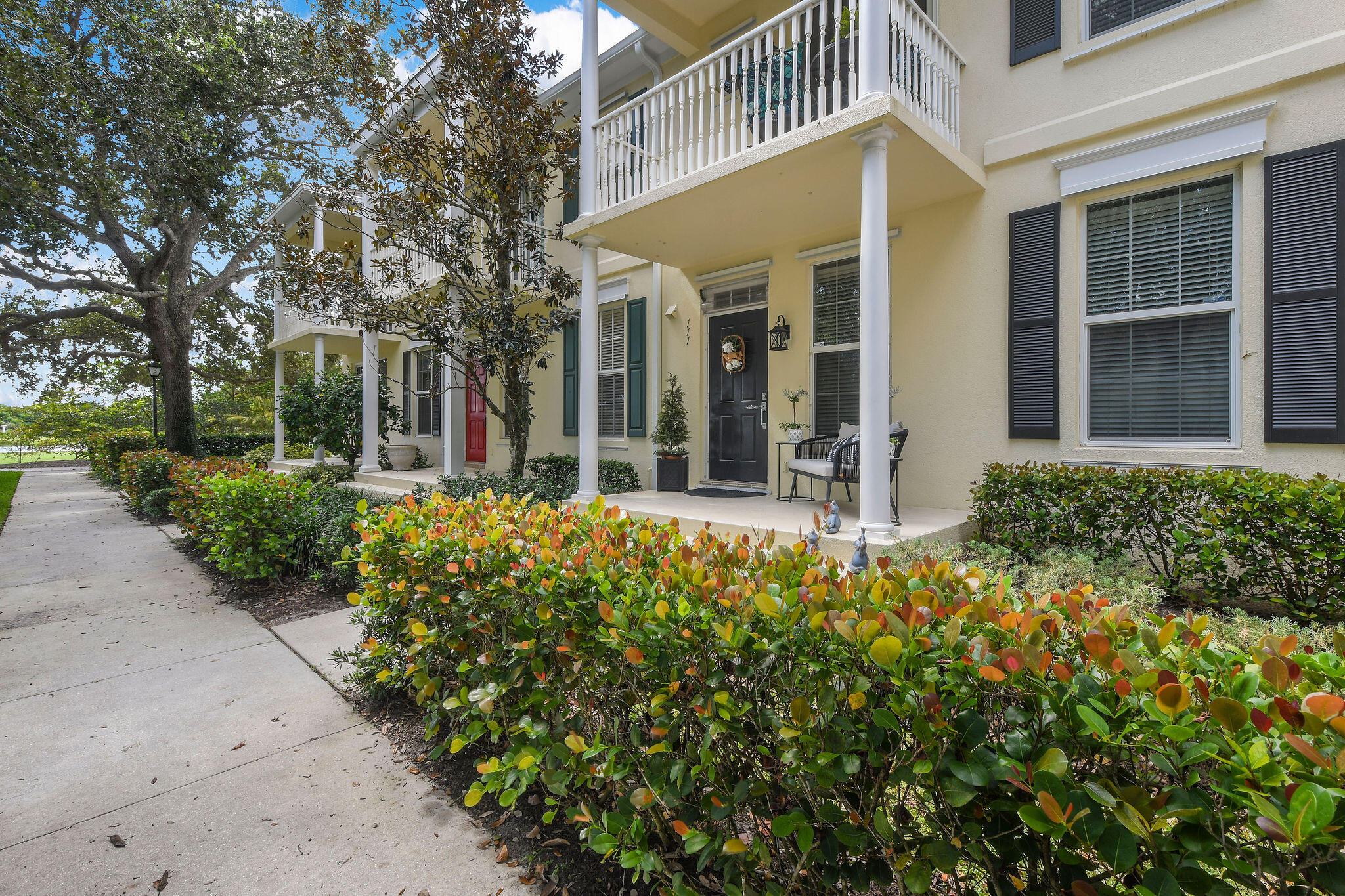 111 Ashley Court Jupiter, FL 33458 - Photo 4 of 68 111AshleyCt_02